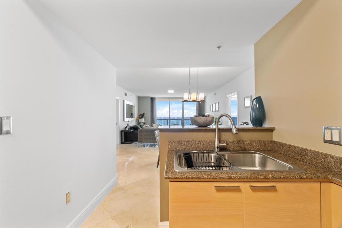 Luxury 2-Bedrooms Oceanfront Condo In Sunny Isles Sunny Isles Beach Exterior photo