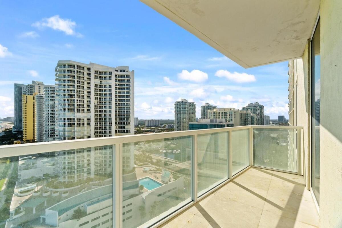 Luxury 2-Bedrooms Oceanfront Condo In Sunny Isles Sunny Isles Beach Exterior photo